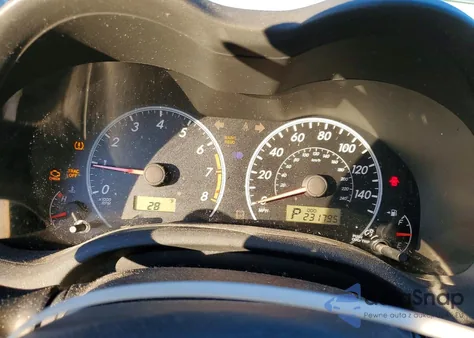 2013 Toyota Corolla Base z USA, uszkodzony, nr VIN 2T1BU4EE4DC938636